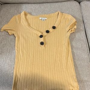 American eagle cropped shirt